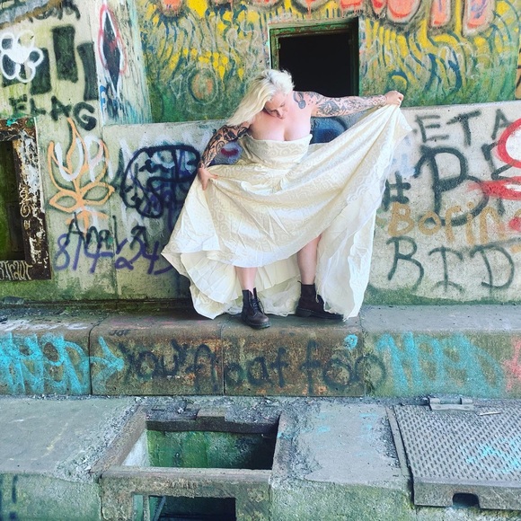 Meet your Posher, Kelli - Picture 7 of 7